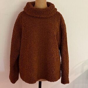 7115 by Szeki sz S Cozy Brown Sherpa Pullover turtleneck with pockets good cond